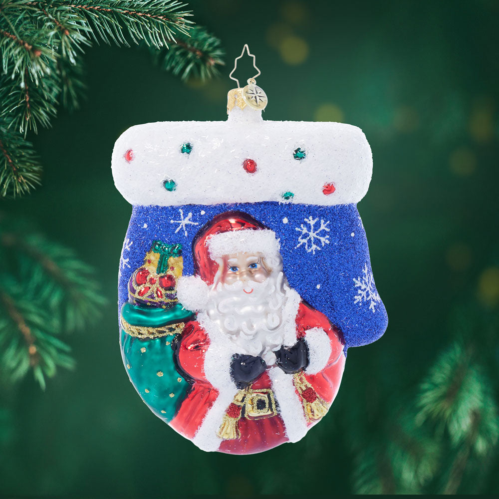 Front image - Winter Wonder Mitten - (Mitten ornament)